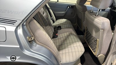 Lot 207 - 1991 MERCEDES 190E AUTO 2.6