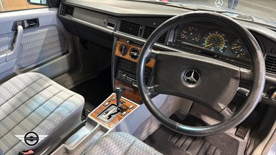 Lot 207 - 1991 MERCEDES 190E AUTO 2.6