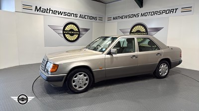 Lot 344 - 1992 MERCEDES 300E AUTO