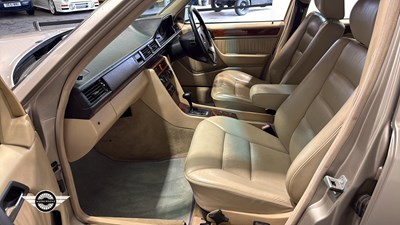 Lot 344 - 1992 MERCEDES 300E AUTO