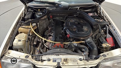 Lot 344 - 1992 MERCEDES 300E AUTO