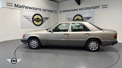 Lot 344 - 1992 MERCEDES 300E AUTO