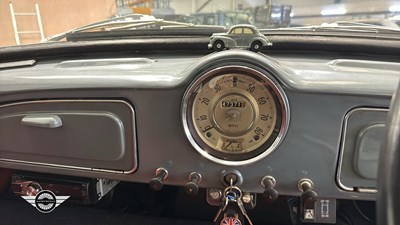 Lot 780 - 1959 MORRIS