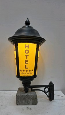 Lot 39 - VERY LARGE AA STYLE HOTEL ISLE OF WHITE IN FULL WORKING ORDER