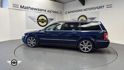 Lot 213 - 2006 VOLKSWAGEN PASSAT W8 4MOTION