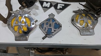 Lot 839 - BOX OF MISCELLANEOUS ITEMS