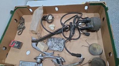 Lot 839 - BOX OF MISCELLANEOUS ITEMS