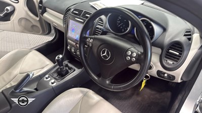 Lot 860 - 2006 MERCEDES SLK 350