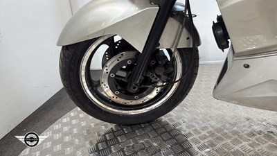 Lot 36 - 1988 KAWASAKI ZX750-FI