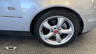 Lot 256 - 1999 MERCEDES SLK 230 KOMPRESSOR AUTO