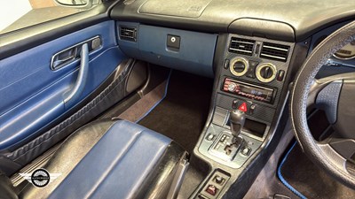 Lot 256 - 1999 MERCEDES SLK 230 KOMPRESSOR AUTO