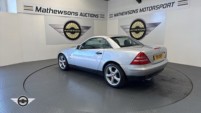 Lot 256 - 1999 MERCEDES SLK 230 KOMPRESSOR AUTO
