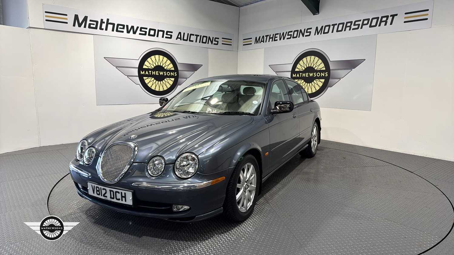 Lot 594 - 2000 JAGUAR S-TYPE V8 AUTO