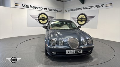 Lot 594 - 2000 JAGUAR S-TYPE V8 AUTO