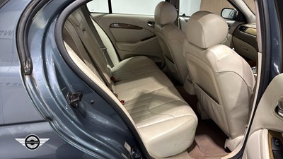 Lot 594 - 2000 JAGUAR S-TYPE V8 AUTO