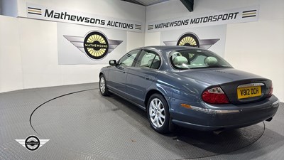 Lot 594 - 2000 JAGUAR S-TYPE V8 AUTO