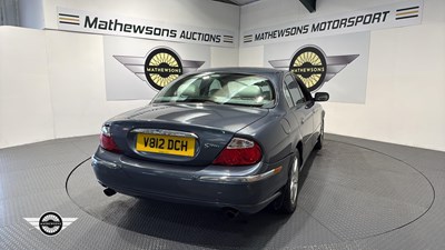 Lot 594 - 2000 JAGUAR S-TYPE V8 AUTO