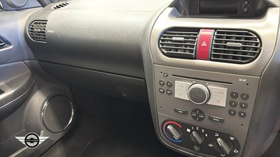 Lot 174 - 2006 VAUXHALL TIGRA TWINPORT