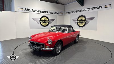 Lot 226 - 1973 MG B