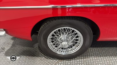 Lot 226 - 1973 MG B