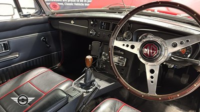 Lot 226 - 1973 MG B