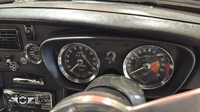 Lot 226 - 1973 MG B