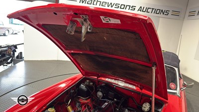 Lot 226 - 1973 MG B