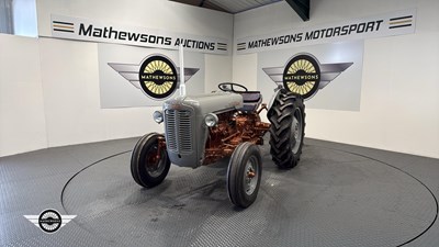 Lot 266 - 1957 MASSEY FERGUSON