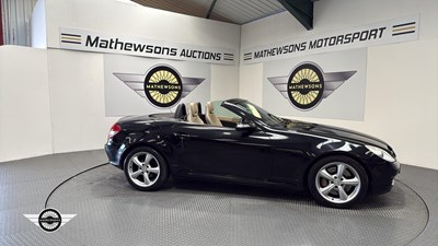 Lot 312 - 2004 MERCEDES SLK 350 AUTO