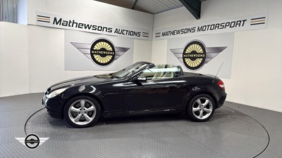 Lot 312 - 2004 MERCEDES SLK 350 AUTO