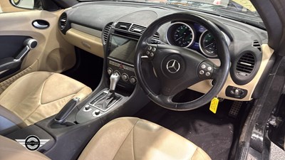 Lot 312 - 2004 MERCEDES SLK 350 AUTO