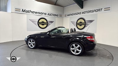 Lot 312 - 2004 MERCEDES SLK 350 AUTO
