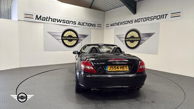Lot 312 - 2004 MERCEDES SLK 350 AUTO