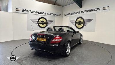Lot 312 - 2004 MERCEDES SLK 350 AUTO