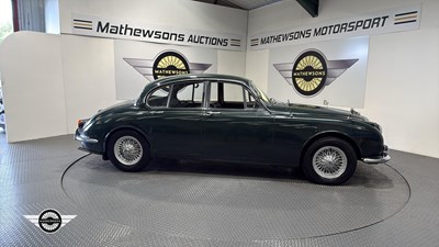 Lot 320 - 1968 DAIMLER
