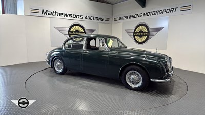 Lot 320 - 1968 DAIMLER