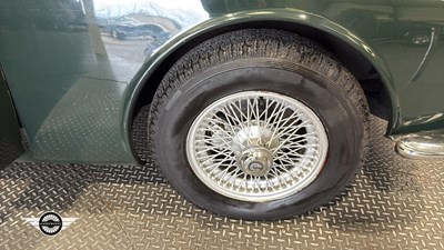 Lot 320 - 1968 DAIMLER