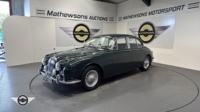 Lot 320 - 1968 DAIMLER