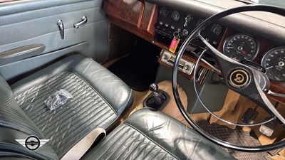 Lot 320 - 1968 DAIMLER