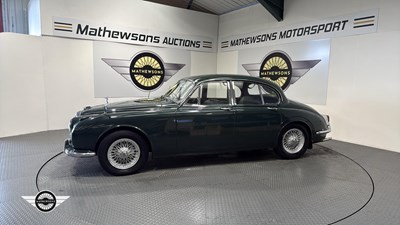 Lot 320 - 1968 DAIMLER