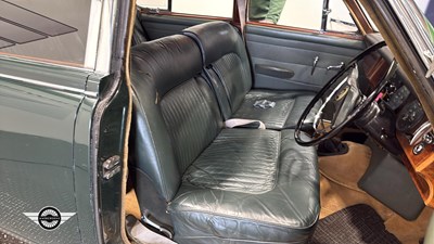 Lot 320 - 1968 DAIMLER