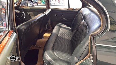 Lot 320 - 1968 DAIMLER