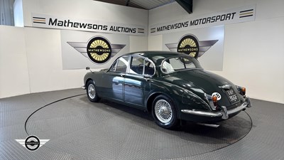 Lot 320 - 1968 DAIMLER
