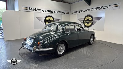 Lot 320 - 1968 DAIMLER