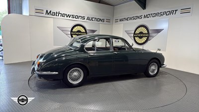 Lot 320 - 1968 DAIMLER