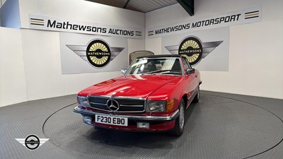 Lot 323 - 1988 MERCEDES 420 SL AUTO