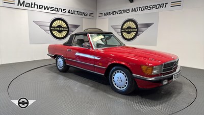 Lot 323 - 1988 MERCEDES 420 SL AUTO