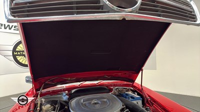 Lot 323 - 1988 MERCEDES 420 SL AUTO