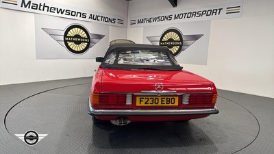 Lot 323 - 1988 MERCEDES 420 SL AUTO