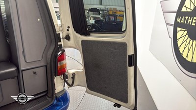Lot 356 - 2004 VOLKSWAGEN T-SPORTER T30 104 TDI LWB